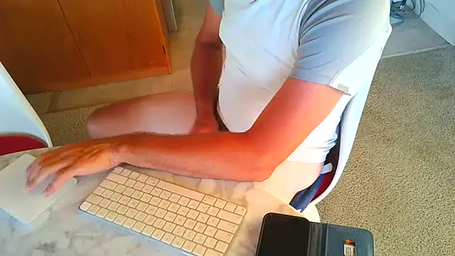 Snapshot of costanza7070 chatting on June 21, 2:47 am costanza7070 online show from June 21, 2:47 am