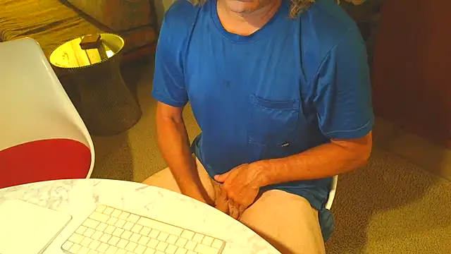 Snapshot of costanza7070 chatting on July 19, 5:55 am costanza7070 online show from July 19, 5:55 am