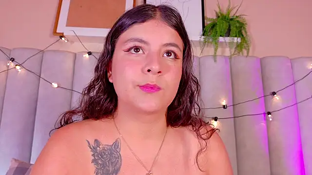 Snapshot of EngelStone chatting on November 25, 7:36 pm EngelStone online show from November 25, 7:36 pm