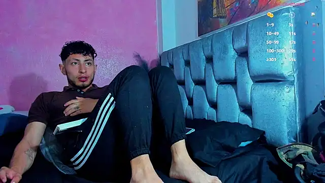 Piggy Eddy online show from March 23, 1:53 am