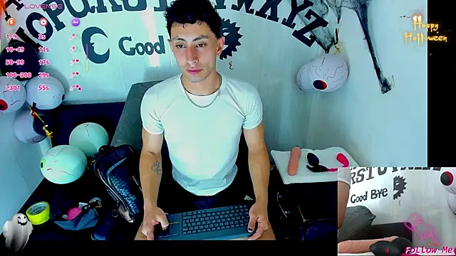 Piggy Eddy online show from November 1, 9:50 pm