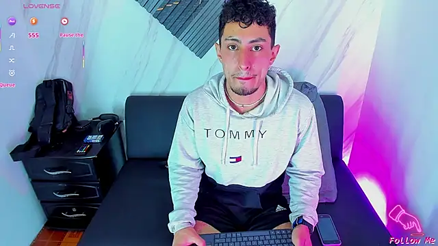 Piggy Eddy online show from November 28, 7:38 pm