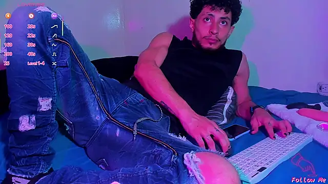 Piggy Eddy online show from April 19, 12:11 am