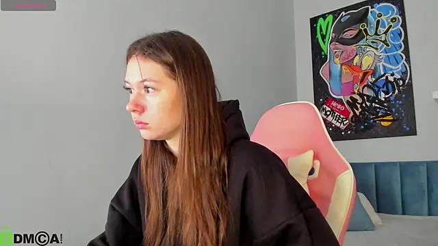 Nicole Charm online show from December 15, 12:04 am