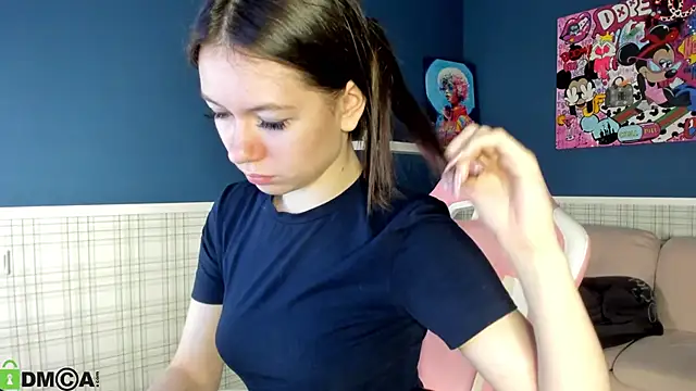 Nicole Charm online show from March 2, 7:15 am