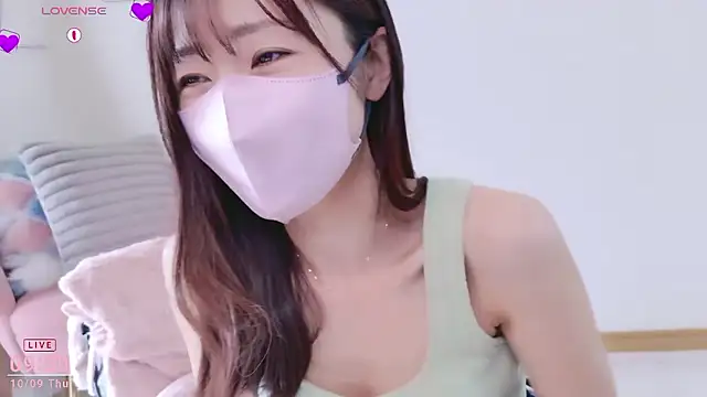 Snapshot of meg_0901 chatting on October 9, 12:52 am meg 0901 online show from October 9, 12:52 am