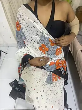 Snapshot of NethuQueen chatting on February 26, 5:53 am NethuQueen online show from February 26, 5:53 am