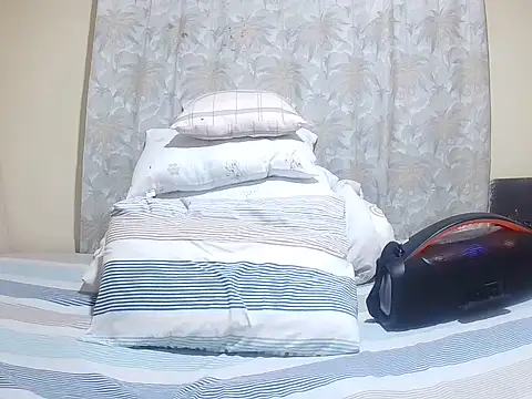 slender sweet online show from May 29, 9:40 am