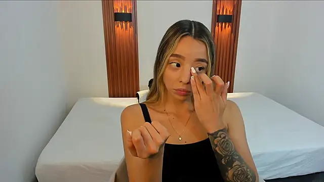 AliceRoss0 online show from December 4, 8:39 pm