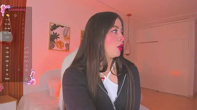 TiffanyWright online show from March 7, 12:45 pm