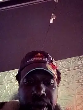 Snapshot of BlackD4uxo chatting on October 24, 5:48 am BlackD4uxo online show from October 24, 5:48 am