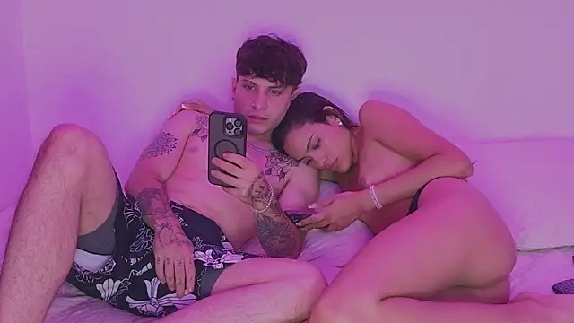 Snapshot of Nicky_and_Blake chatting on December 7, 3:58 am Nicky and Blake online show from December 7, 3:58 am