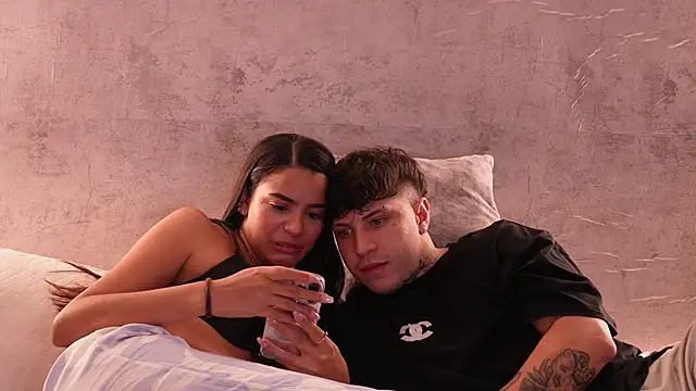 Snapshot of Nicky_and_Blake chatting on October 6, 8:39 pm Nicky and Blake online show from October 6, 8:39 pm