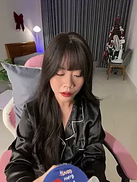 Snapshot of -rosiie- chatting on February 17, 4:15 pm -rosiie- online show from February 17, 4:15 pm