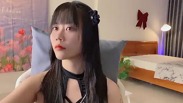 Snapshot of -rosiie- chatting on March 3, 2:48 pm -rosiie- online show from March 3, 2:48 pm