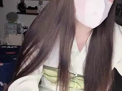 Snapshot of family196 chatting on February 5, 1:21 am family196 online show from February 5, 1:21 am