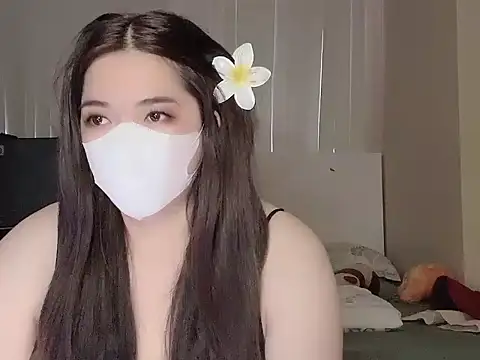 Snapshot of family196 chatting on February 15, 10:25 am family196 online show from February 15, 10:25 am