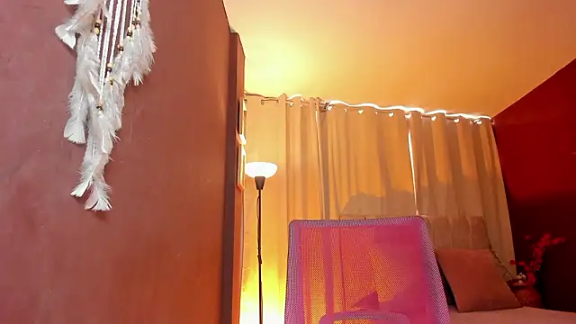 wini fer online show from March 6, 2:13 pm