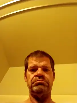 Snapshot of swervenherb chatting on October 31, 6:14 am swervenherb online show from October 31, 6:14 am