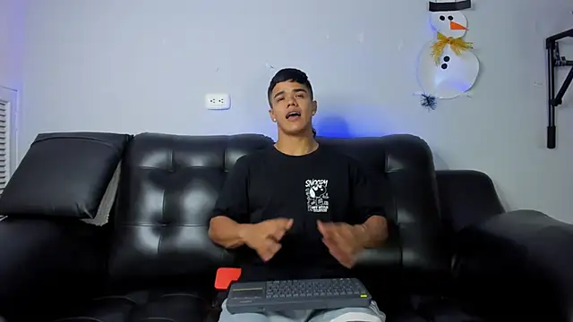 Rob saenz  online show from December 24, 2:01 pm