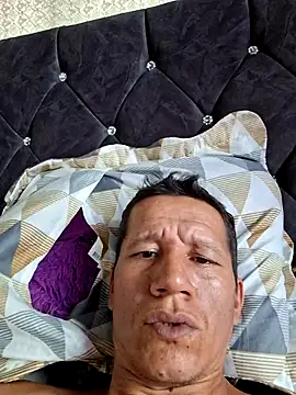 leoytessa 10 online show from February 23, 8:00 pm