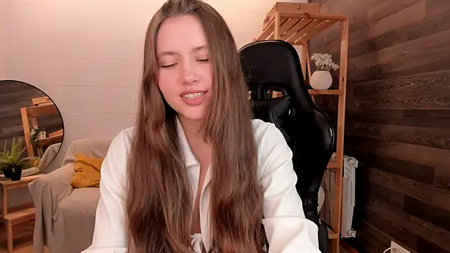 MaryannSoftt online show from October 9, 3:32 pm