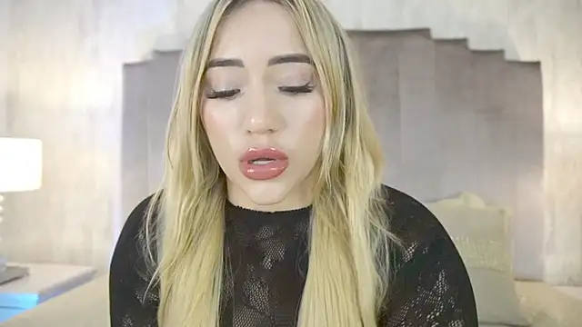 ashlyestone online show from March 5, 1:52 am