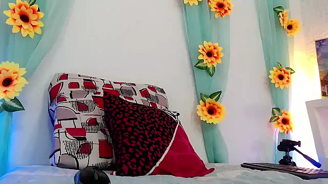 victoria jones online show from February 11, 7:27 pm