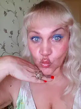 IsabellaBoni online show from July 5, 7:04 am