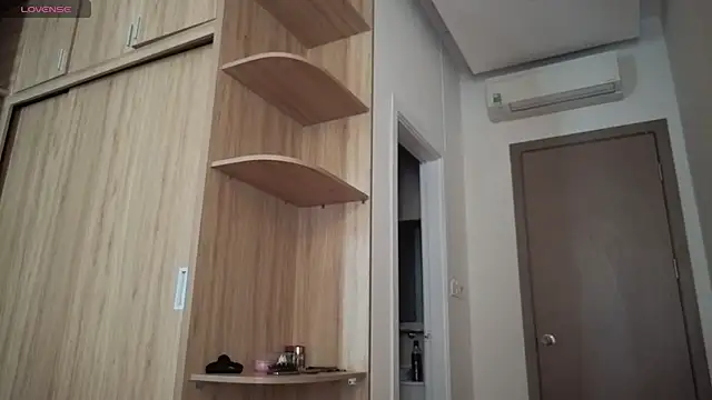 Snapshot of sweety_vikky chatting on February 18, 12:17 am sweety vikky online show from February 18, 12:17 am