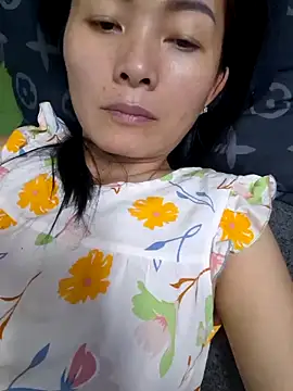 Baby-sexytits18 online show from October 22, 1:00 pm