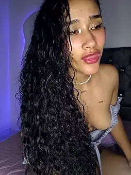 Snapshot of jaderossxx chatting on May 21, 3:24 am jaderossxx online show from May 21, 3:24 am