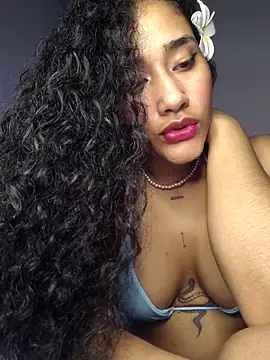 Snapshot of jaderossxx chatting on May 28, 4:21 am jaderossxx online show from May 28, 4:21 am