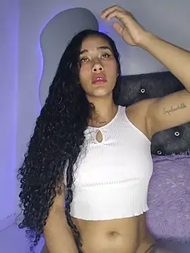 Snapshot of jaderossxx chatting on June 22, 3:36 am jaderossxx online show from June 22, 3:36 am