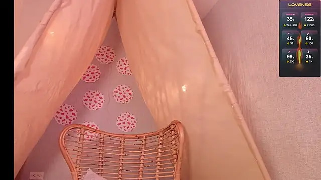 Ariella Ruiz online show from February 21, 6:26 pm