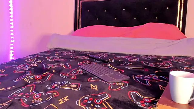 JennamartinyII online show from February 10, 11:47 am