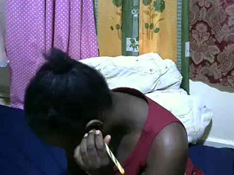 Snapshot of Thicky_kyla chatting on March 6, 1:16 am Thicky kyla online show from March 6, 1:16 am