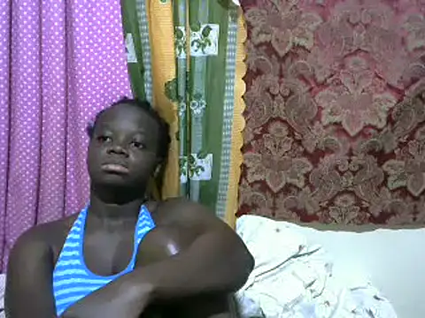 Snapshot of Thicky_kyla chatting on March 7, 2:04 am Thicky kyla online show from March 7, 2:04 am