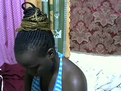 Snapshot of Thicky_kyla chatting on March 15, 4:35 am Thicky kyla online show from March 15, 4:35 am