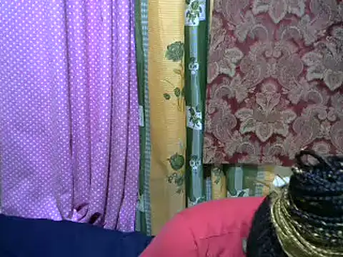 Snapshot of Thicky_kyla chatting on March 18, 5:20 am Thicky kyla online show from March 18, 5:20 am