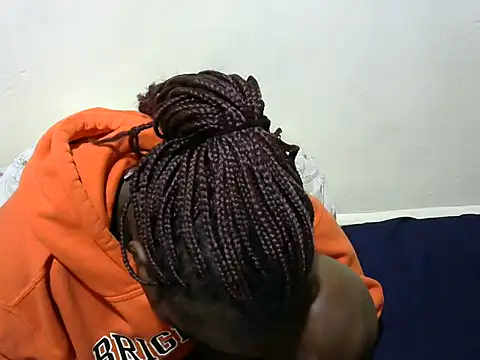 Snapshot of Thicky_kyla chatting on September 14, 2:11 am Thicky kyla online show from September 14, 2:11 am