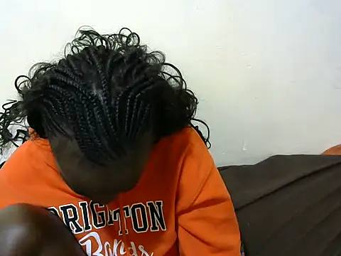 Snapshot of Thicky_kyla chatting on October 9, 12:36 pm Thicky kyla online show from October 9, 12:36 pm