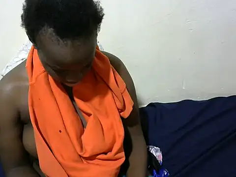 Snapshot of Thicky_kyla chatting on October 28, 7:05 pm Thicky kyla online show from October 28, 7:05 pm