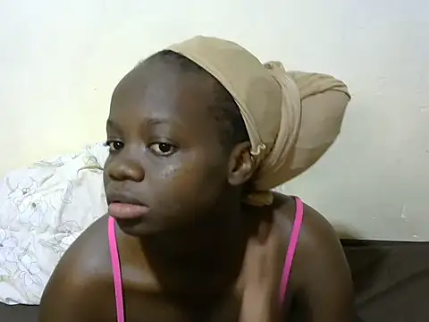 Snapshot of Thicky_kyla chatting on November 23, 7:08 am Thicky kyla online show from November 23, 7:08 am