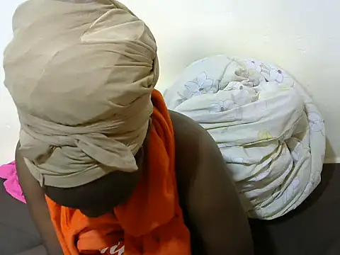 Snapshot of Thicky_kyla chatting on November 25, 7:30 am Thicky kyla online show from November 25, 7:30 am