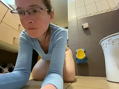 Milky hairy mommy online show from January 16, 8:46 pm