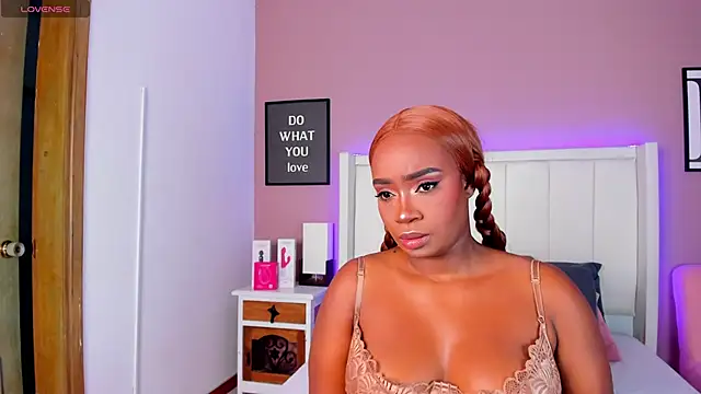 Britanymooree online show from September 27, 6:46 pm