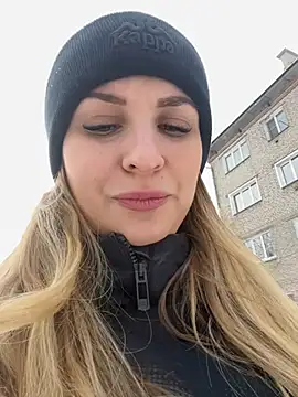 Snapshot of OlgaBuzzz chatting on February 2, 7:30 am OlgaBuzzz online show from February 2, 7:30 am