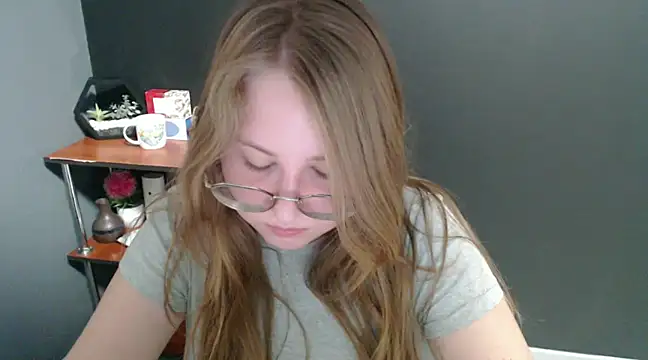 Snapshot of lady_minx chatting on December 20, 11:00 am lady minx online show from December 20, 11:00 am