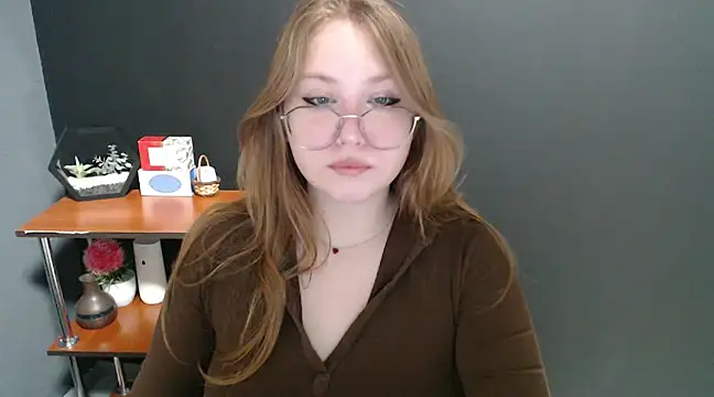 Snapshot of lady_minx chatting on December 26, 7:24 am lady minx online show from December 26, 7:24 am